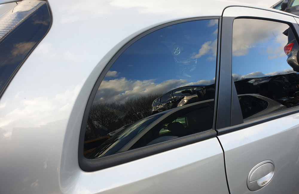 Vauxhall Meriva Design 16V Quarter window glass driver side rear
